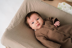 Asukuva_hoitoalustanpaallinen_natural_beige_harsohaalari_brown_2.jpg