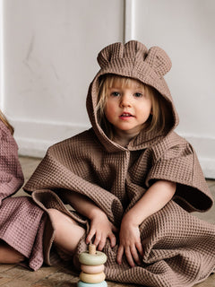 Kylpyponcho_brown_nalle_997a5812-85ad-4792-84ff-35a580ddb95b.jpg