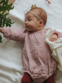 asukuva_romper_Harso_ribbisukkahousut_syliharsoviltti_rusettipanta [romper 50/56 - vauva 62 cm / 5,4 kg]