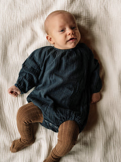asukuva_romper_ribbisukkahousut_65c74171-a5af-4988-970b-8fca124cea2e.jpg