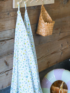 tuotekuva_isoretkipyyhe_pastelflowers_4.jpg [iso retkipyyhe pastel flowers]