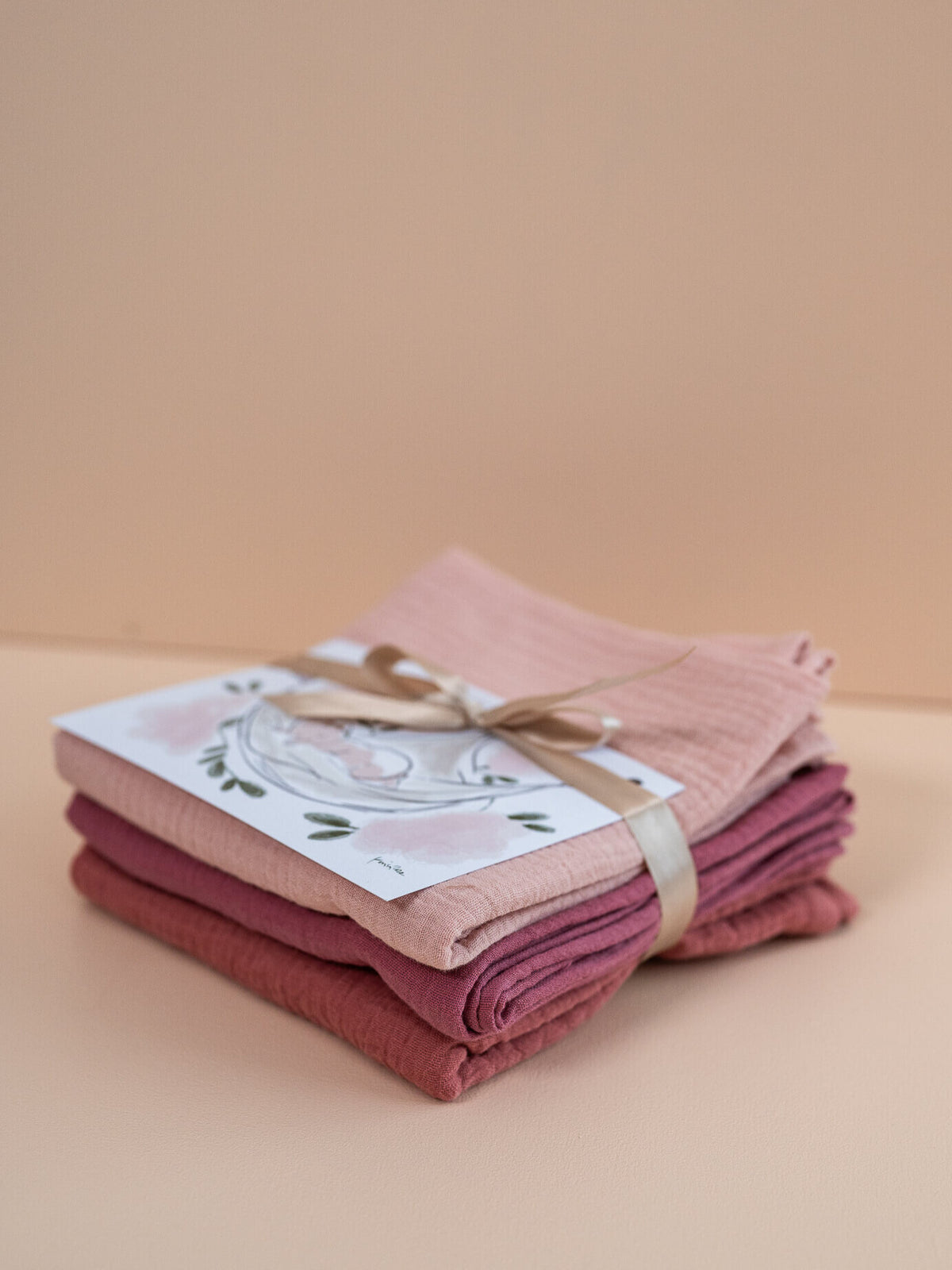[nude pink, raspberry, dark apricot]