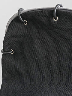 vohvelivaunu_verho_logolla__black_3